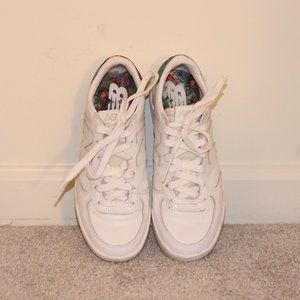 New Balance 300 Shoe Size 6